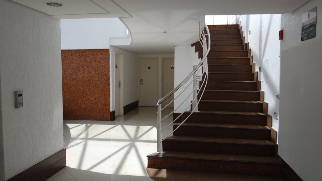 לונדרינה Hotel Boulevard מראה חיצוני תמונה