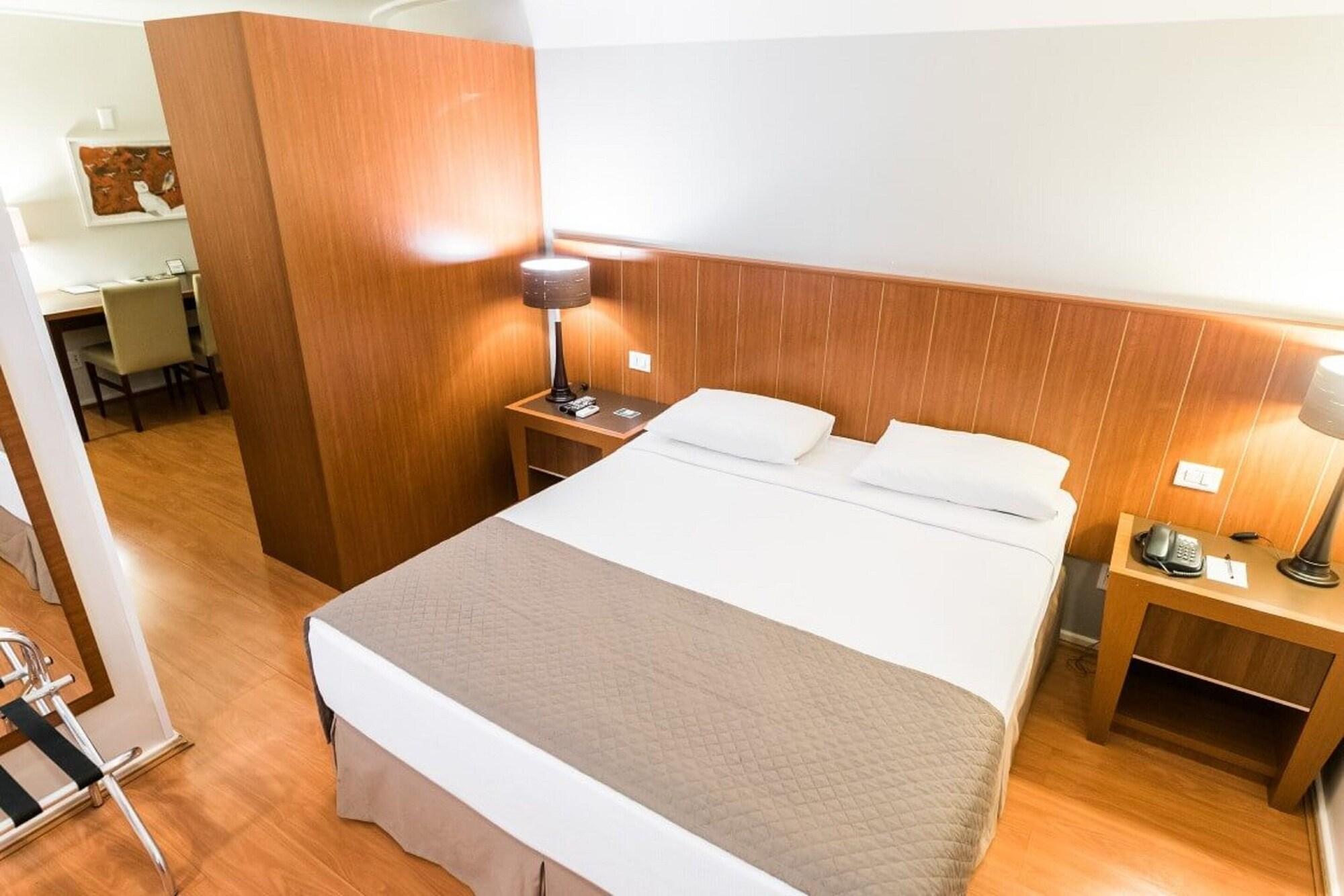 לונדרינה Hotel Boulevard מראה חיצוני תמונה