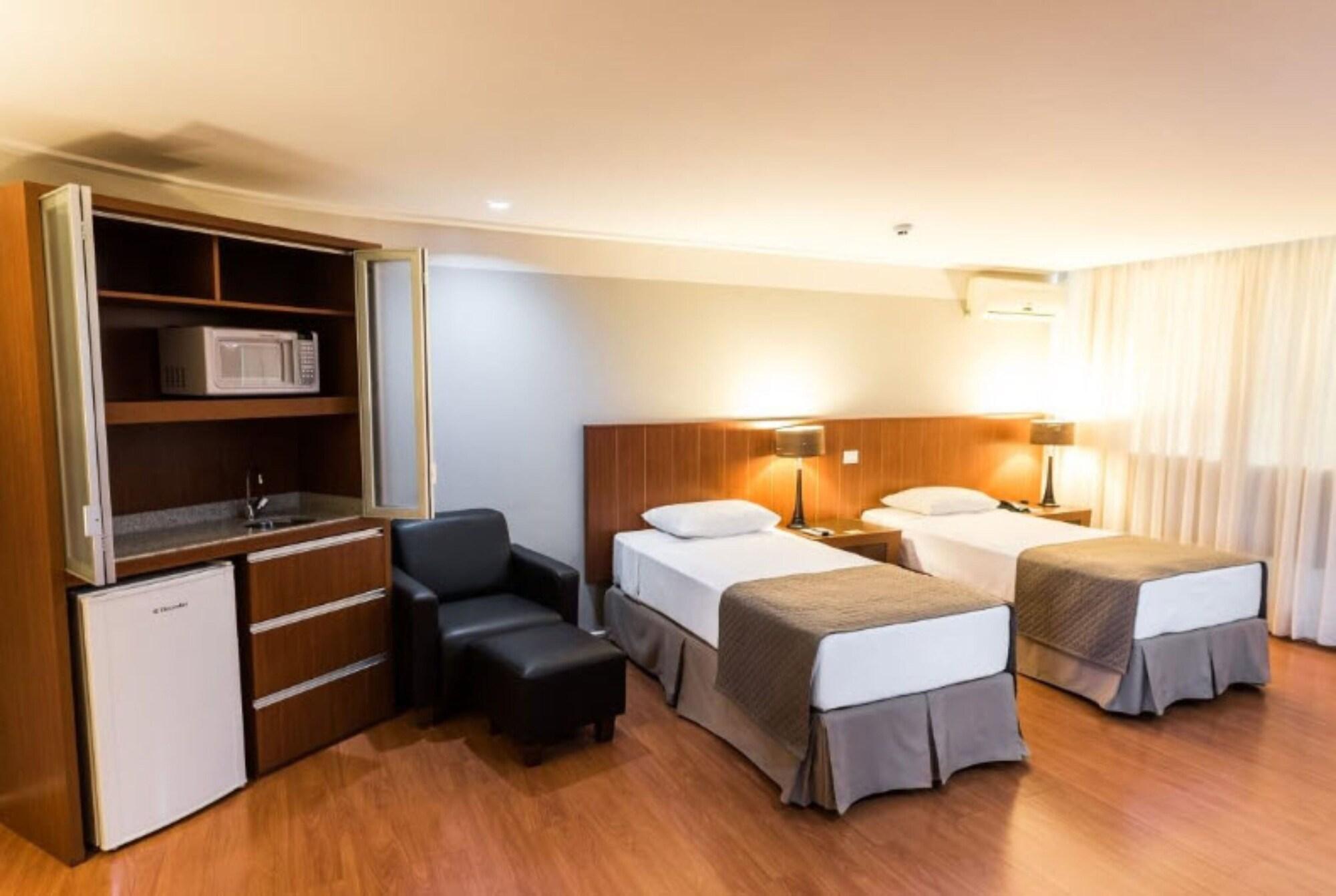 לונדרינה Hotel Boulevard מראה חיצוני תמונה
