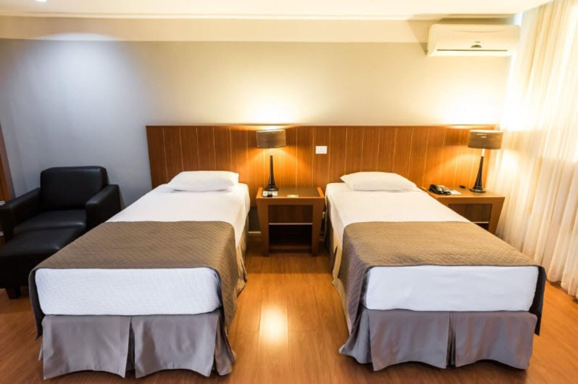 לונדרינה Hotel Boulevard מראה חיצוני תמונה