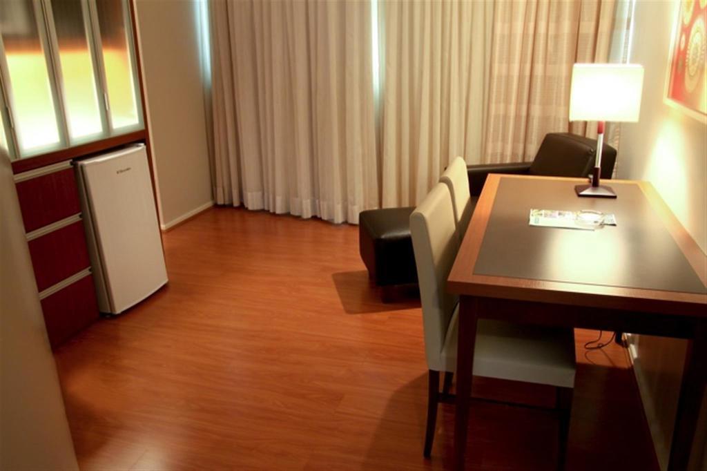 לונדרינה Hotel Boulevard מראה חיצוני תמונה